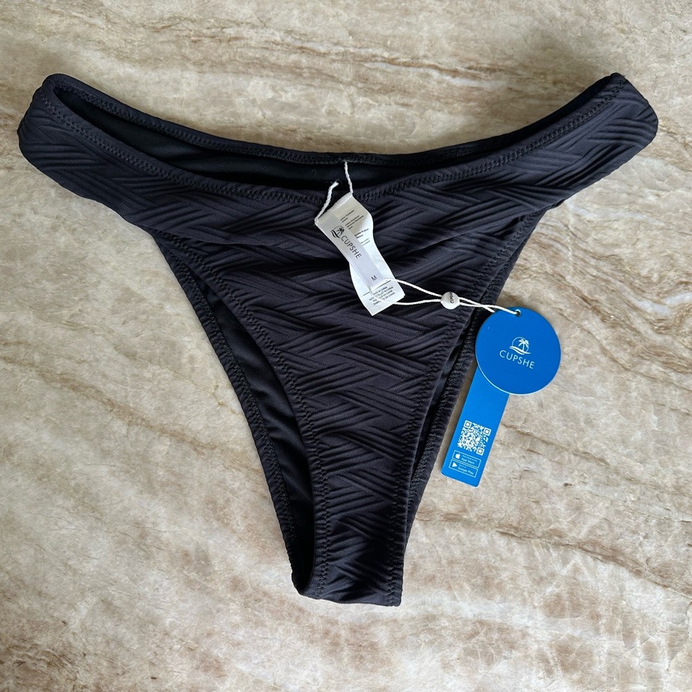 NWT | CUPSHE Textured Black Cheeky Bikini Bottoms - Medium